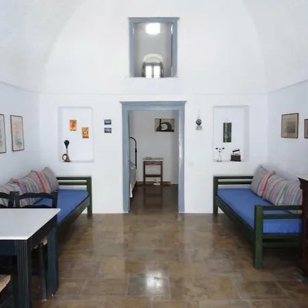 White Arch _ Traditional Stone Vaulted House Feriehus *