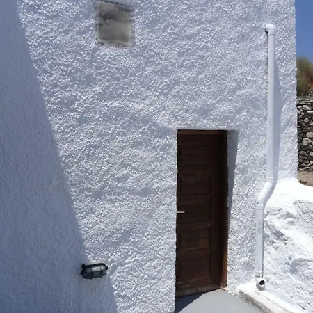 White Arch _ Traditional Stone Vaulted House Vakantiehuis Éxo Goniá