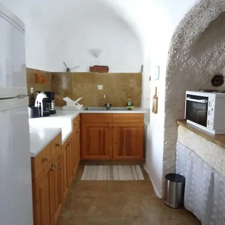 White Arch _ Traditional Stone Vaulted House Feriehus Éxo Goniá
